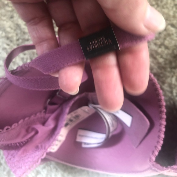 Victoria’s Secret Bra - Picture 6 of 9